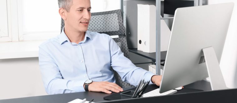 הסבת מקצוע בגיל 40: כל מה שצריך לדעת על שינוי מסלול